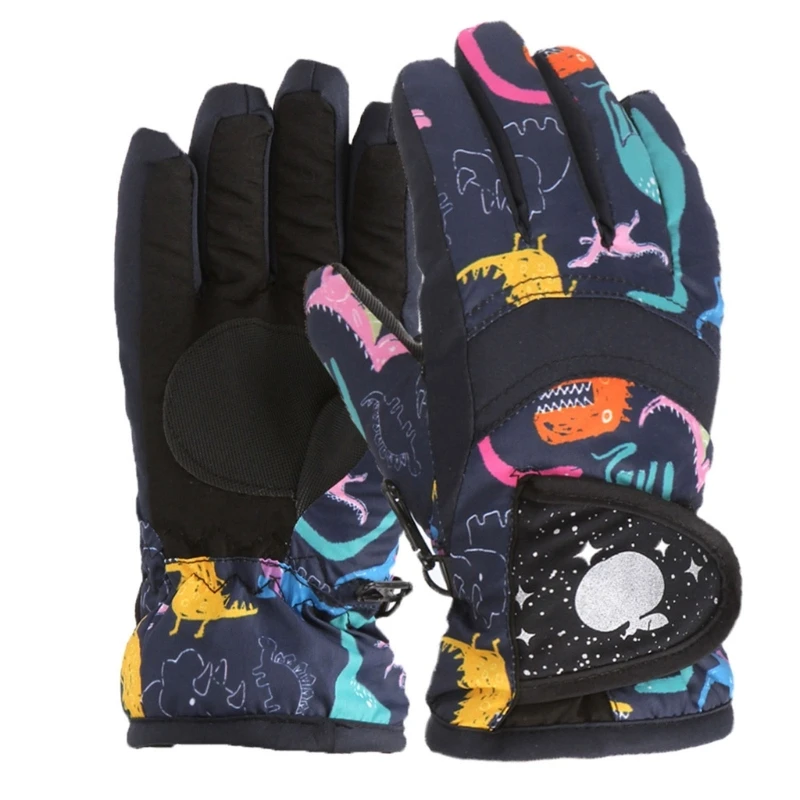 Guantes secándose al aire después del lavado