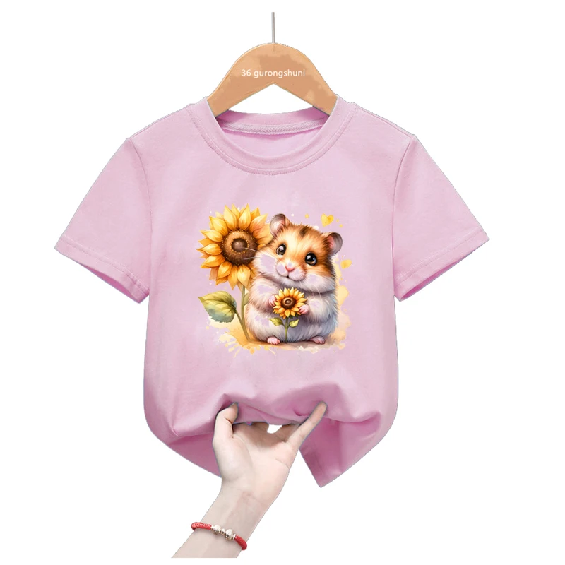 Camiseta niña estampada con hámster y girasol estilo kawaii de verano