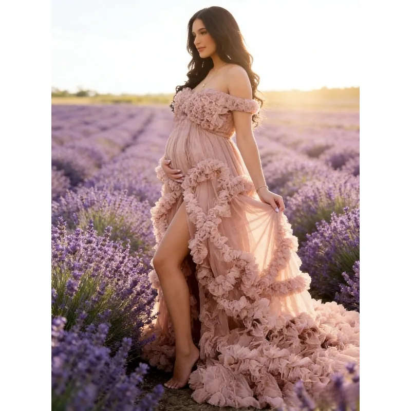 Vestido de maternidad de tul con hombros descubiertos y volantes
