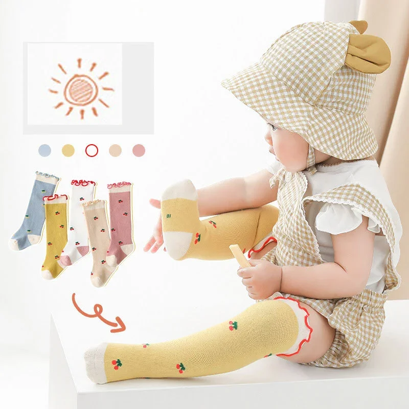 Calcetines hasta la rodilla de bebé niña con cerezas y volante - imagen 5