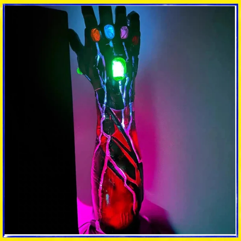 Figura de acción Thanos con Guantelete del Infinito iluminado - imagen 3