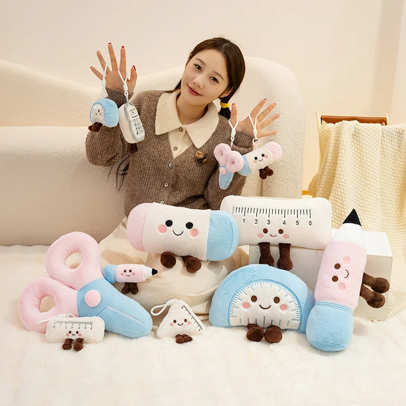 Set de papelería de peluche suave para estudiantes, regla y lápiz