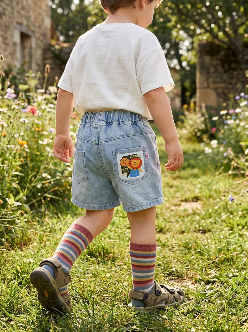 Pantalones cortos de verano sueltos con dibujos león y tiburón - imagen 2