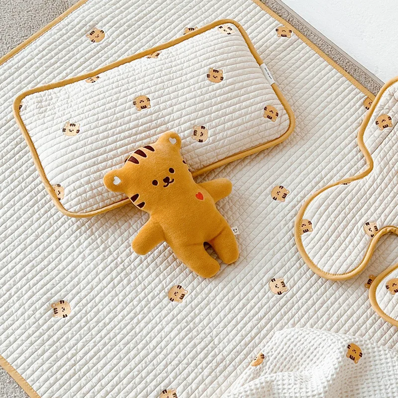 Almohada para bebé con dibujos – Accesorio de cuna recién nacido - imagen 4