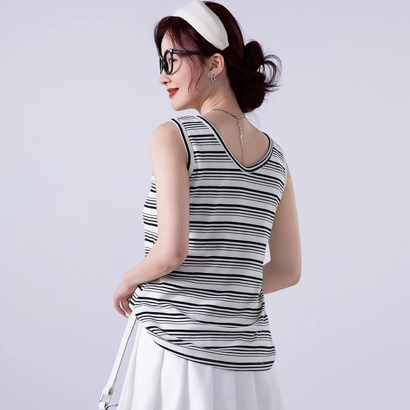 Camiseta de lactancia sin mangas a rayas con espalda cruzada - imagen 2