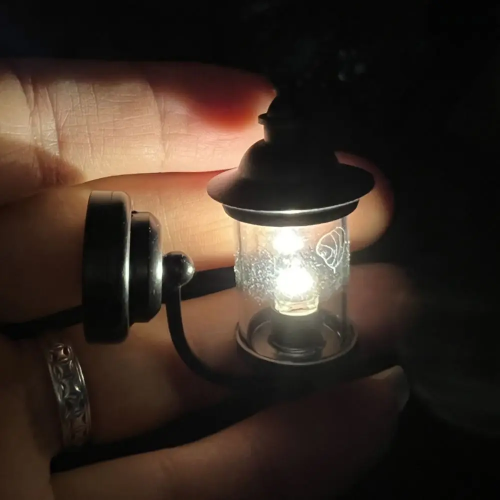 Lámpara miniatura LED 1:12 para casa de muñecas con luz cálida - imagen 3