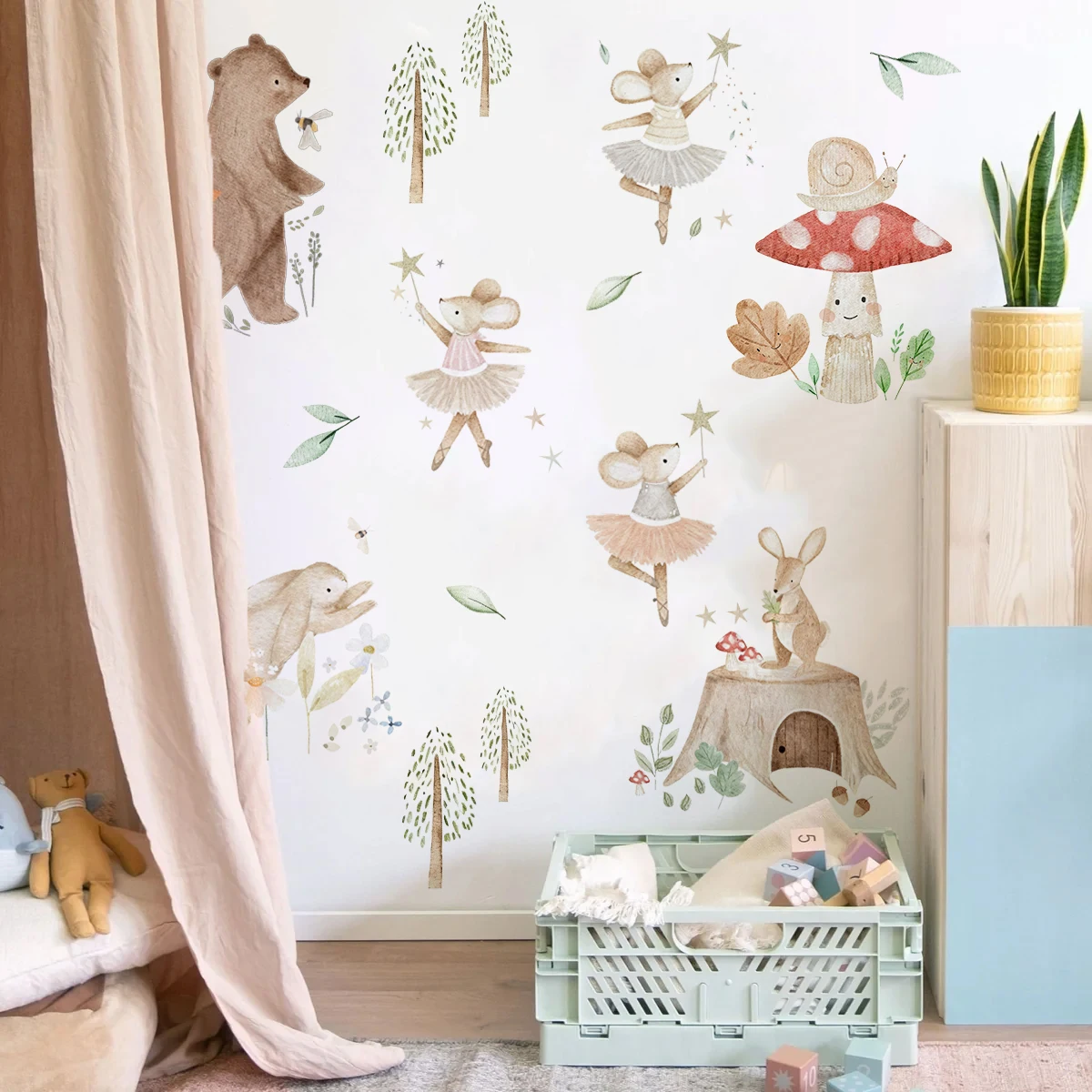 Pegatina de pared con ratón y setas en estilo acuarela