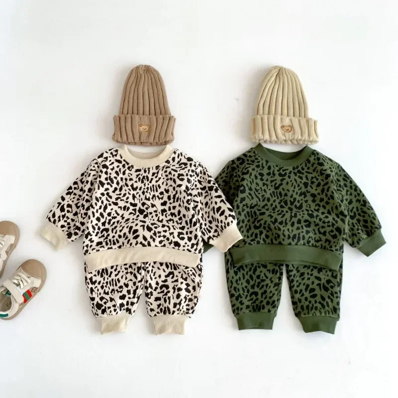 Conjunto de otoño con estampado leopardo para bebé y niña completo - imagen 2