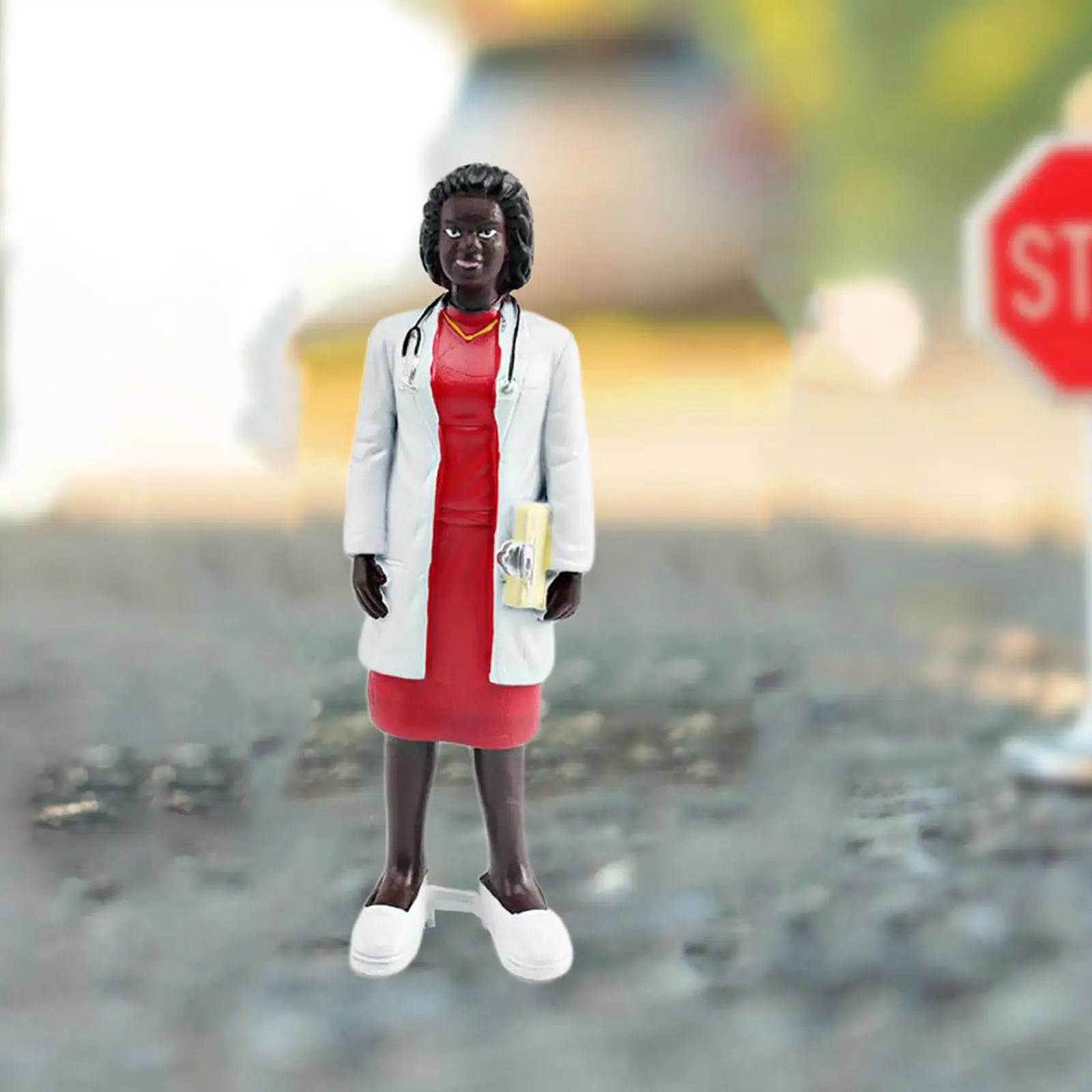 Figurita para micropaisaje de resina realista con mini personas - imagen 4