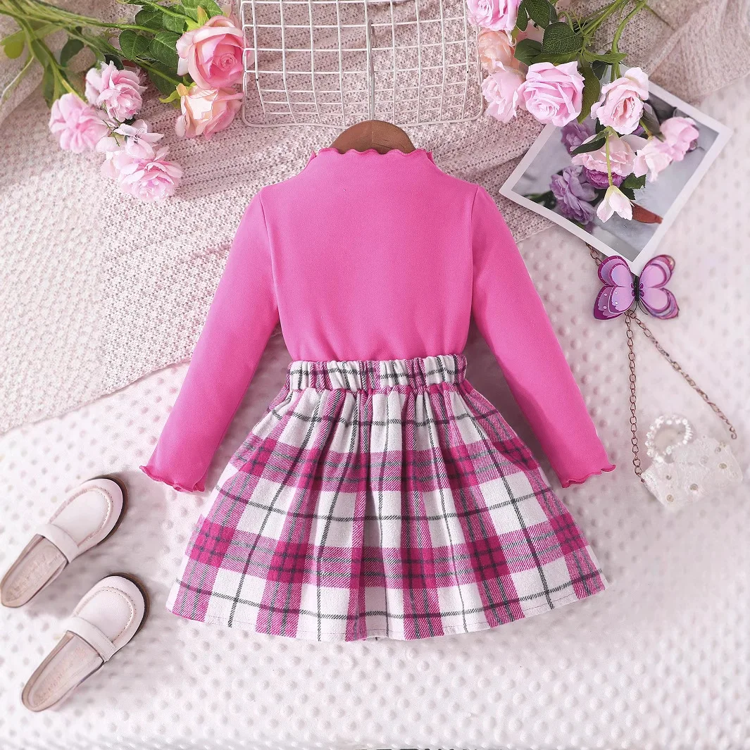 Vista del conjunto puesto - falda con vuelo y top estampado