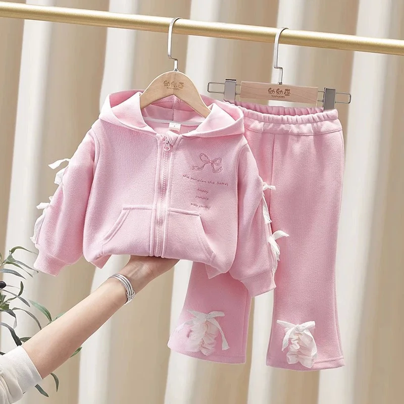 Conjunto infantil de niña con lazo y abrigo con capucha - imagen 5
