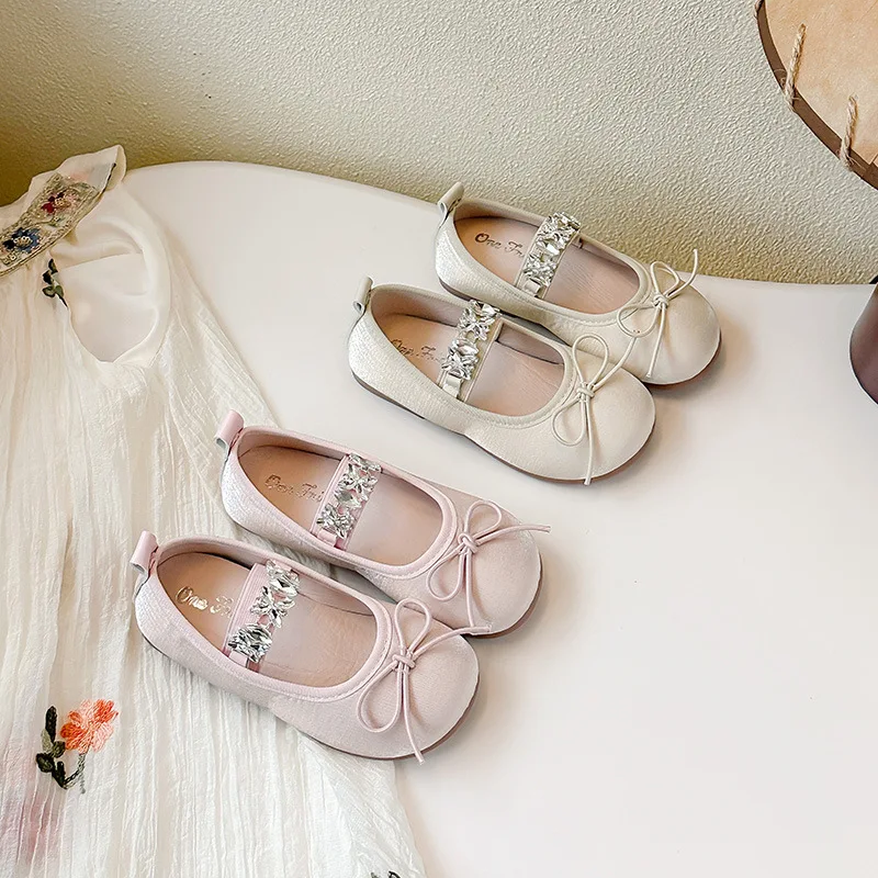 Diferentes angulos del zapato para apreciar el acabado