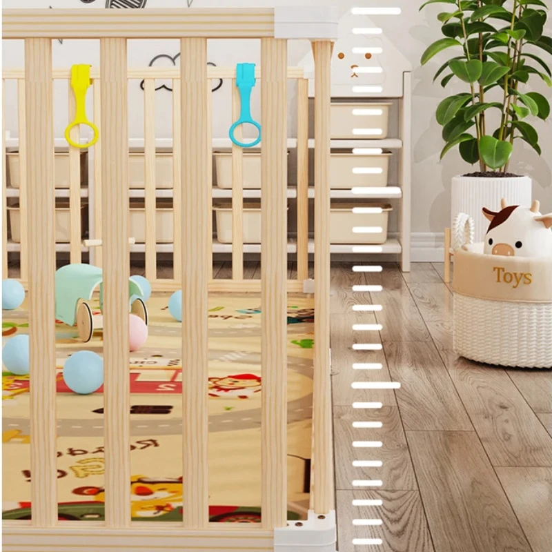 Parque infantil con valla y estera – Zona segura para niños pequeños - imagen 5