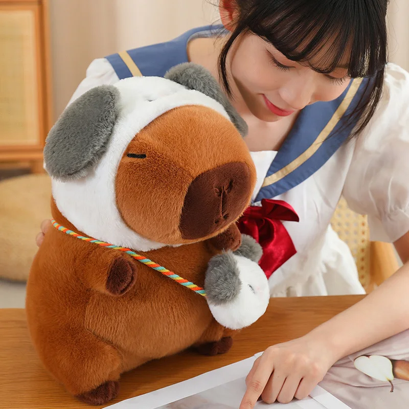Capibara transformable en sus dos versiones de animal