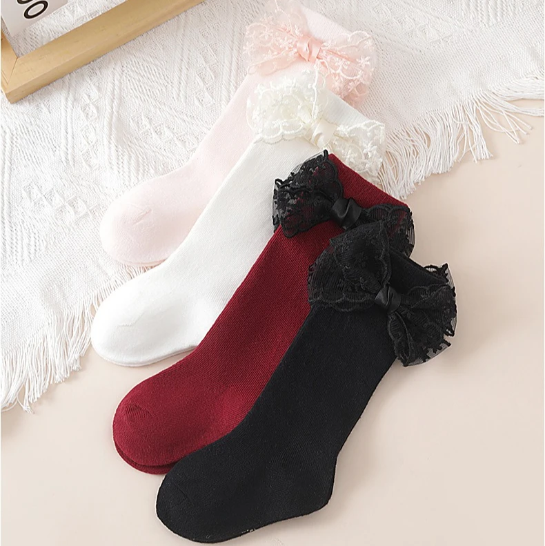 Calcetines ligeros con acabado cómodo