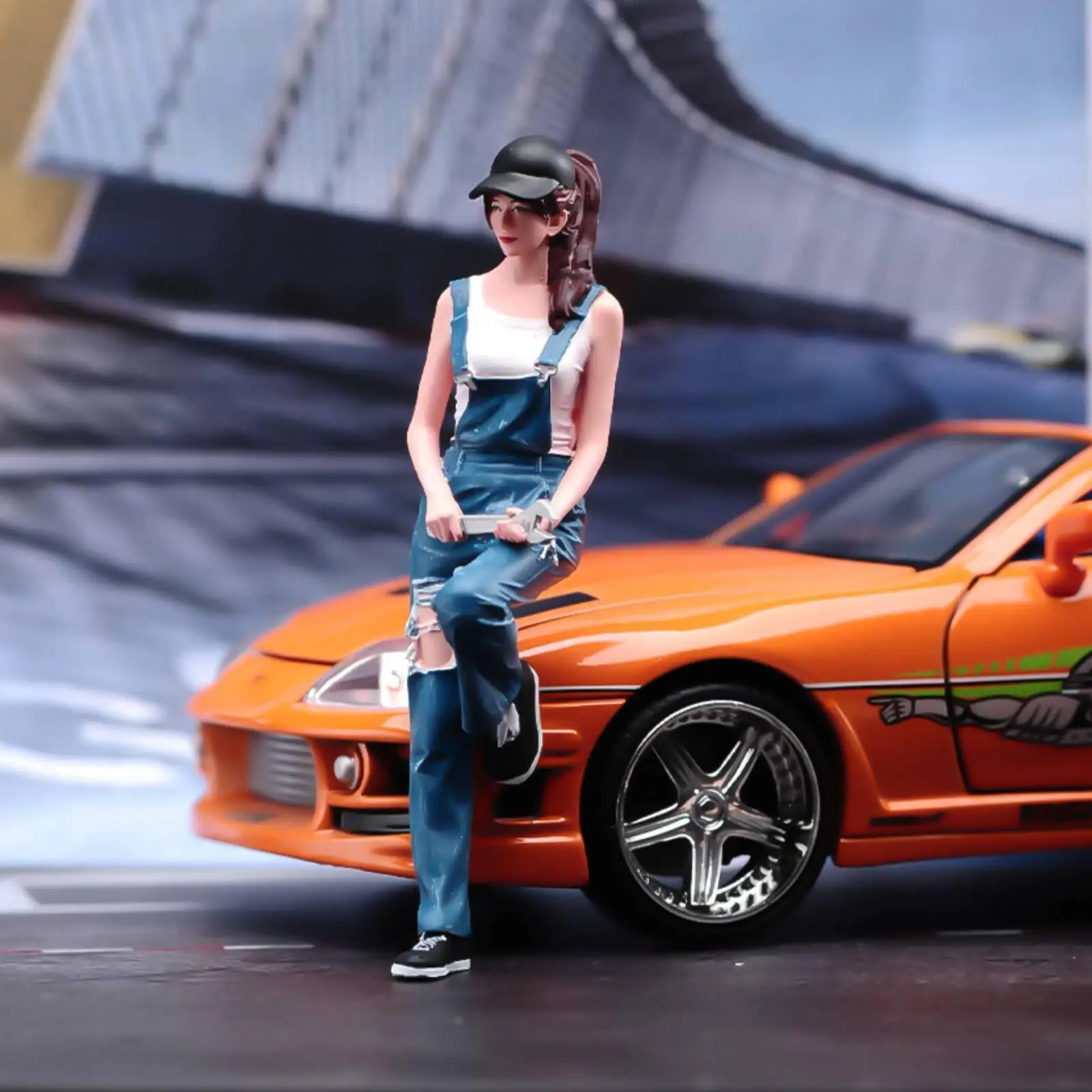 Figura 3D de mecánica automotriz femenina con overol - imagen 3