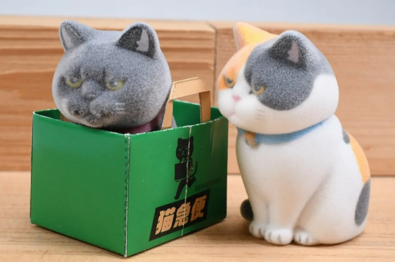 Figura de cápsula del gato malvado en bolsa papel - imagen 2