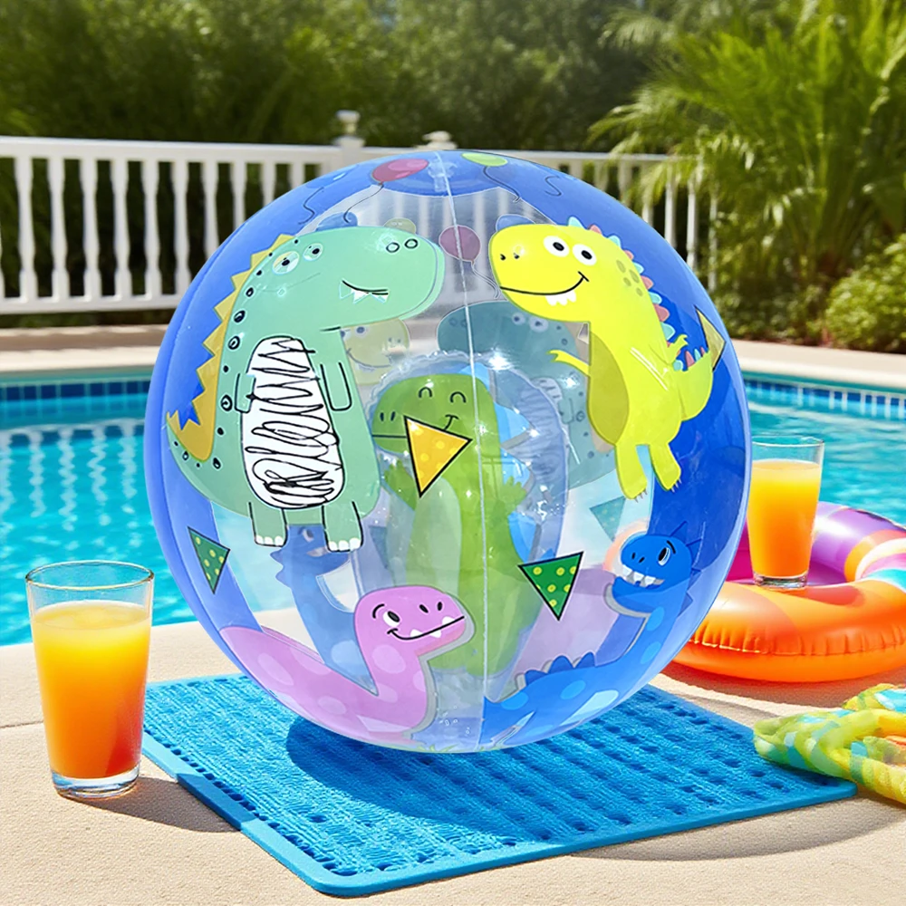Pelota inflable en fiesta de piscina nocturna
