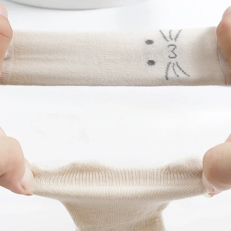Calcetines antideslizantes para mejorar la pisada en casa