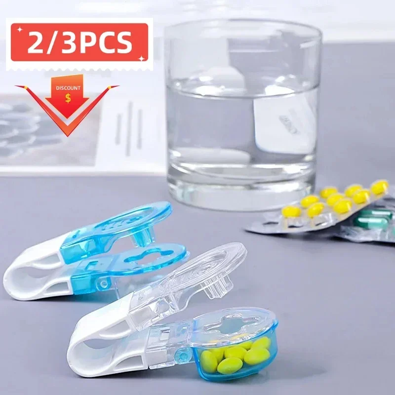 Pastillero diario con extractor de blíster portátil