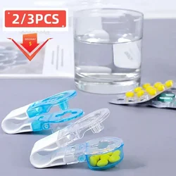 Pastillero diario con extractor de blíster portátil