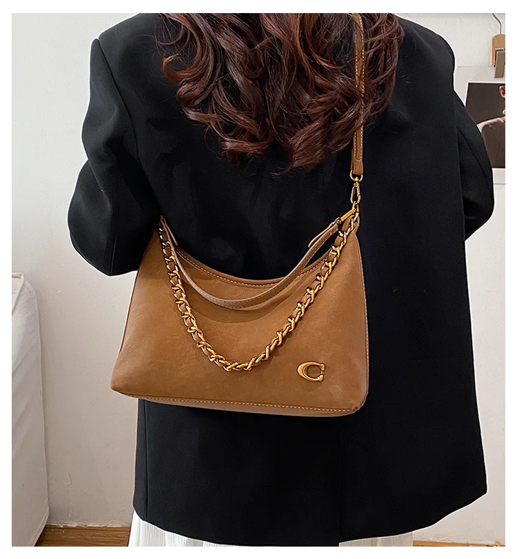 Bolso retro tipo cubo con textura mate