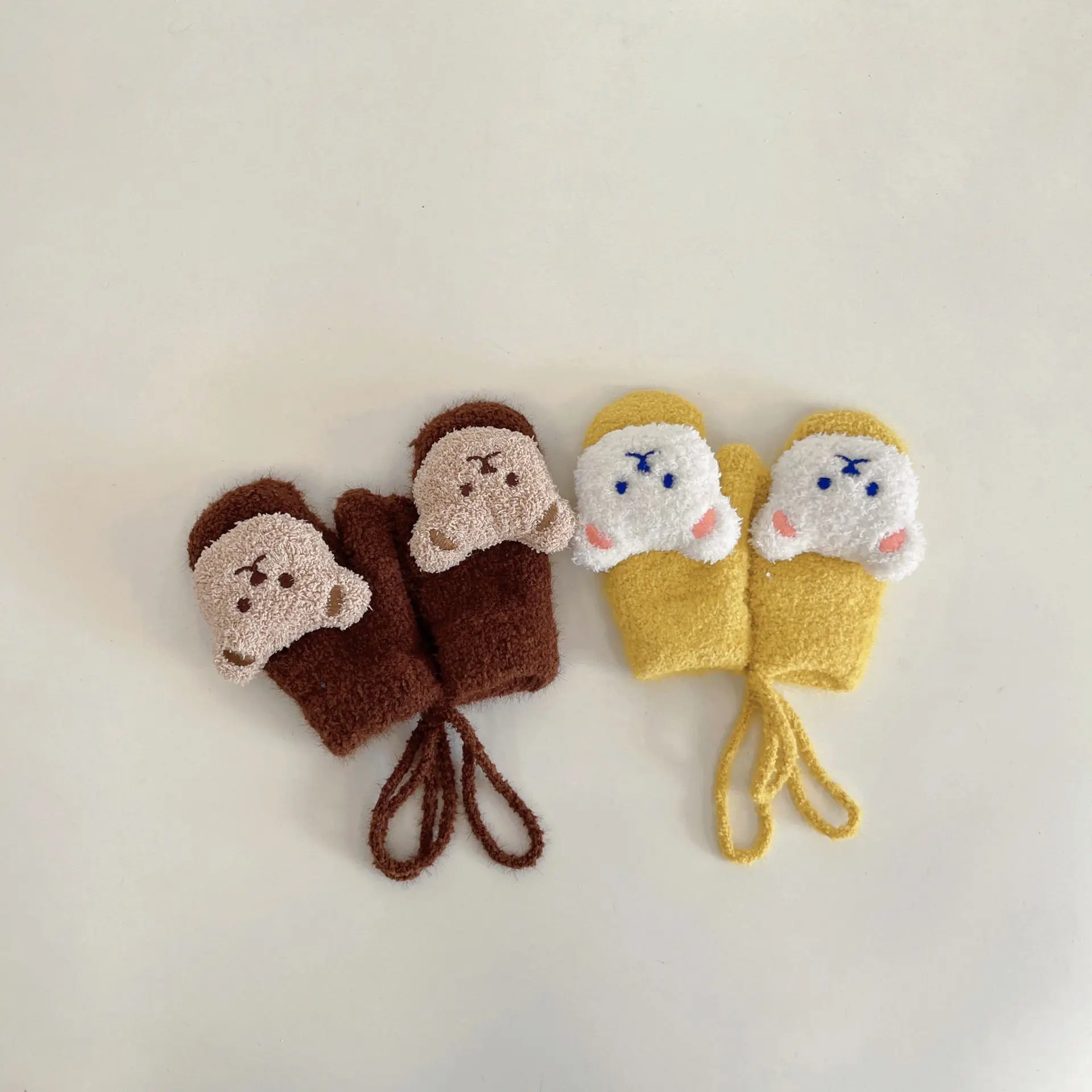 Manoplas de invierno para bebé – Guantes de punto con diseño de oso - imagen 3