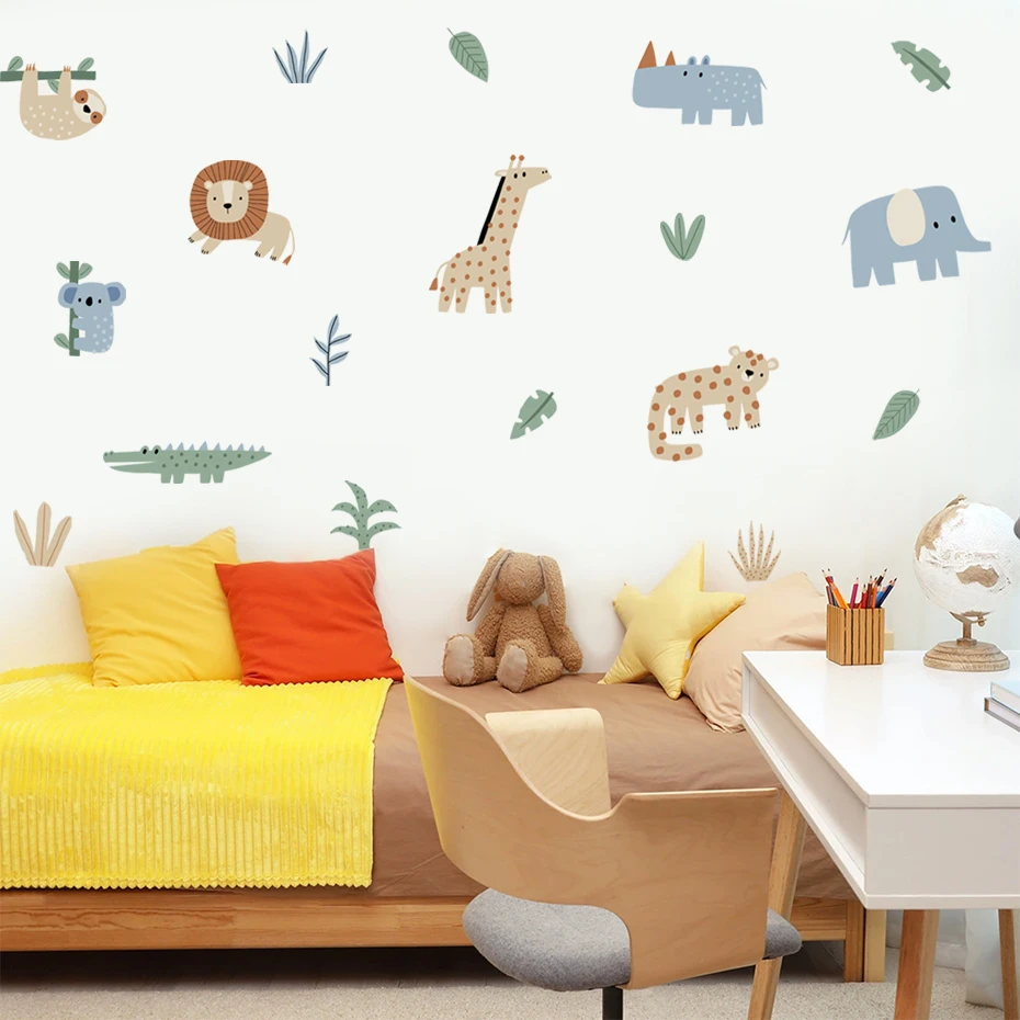 Composición decorativa con vinilos en pared