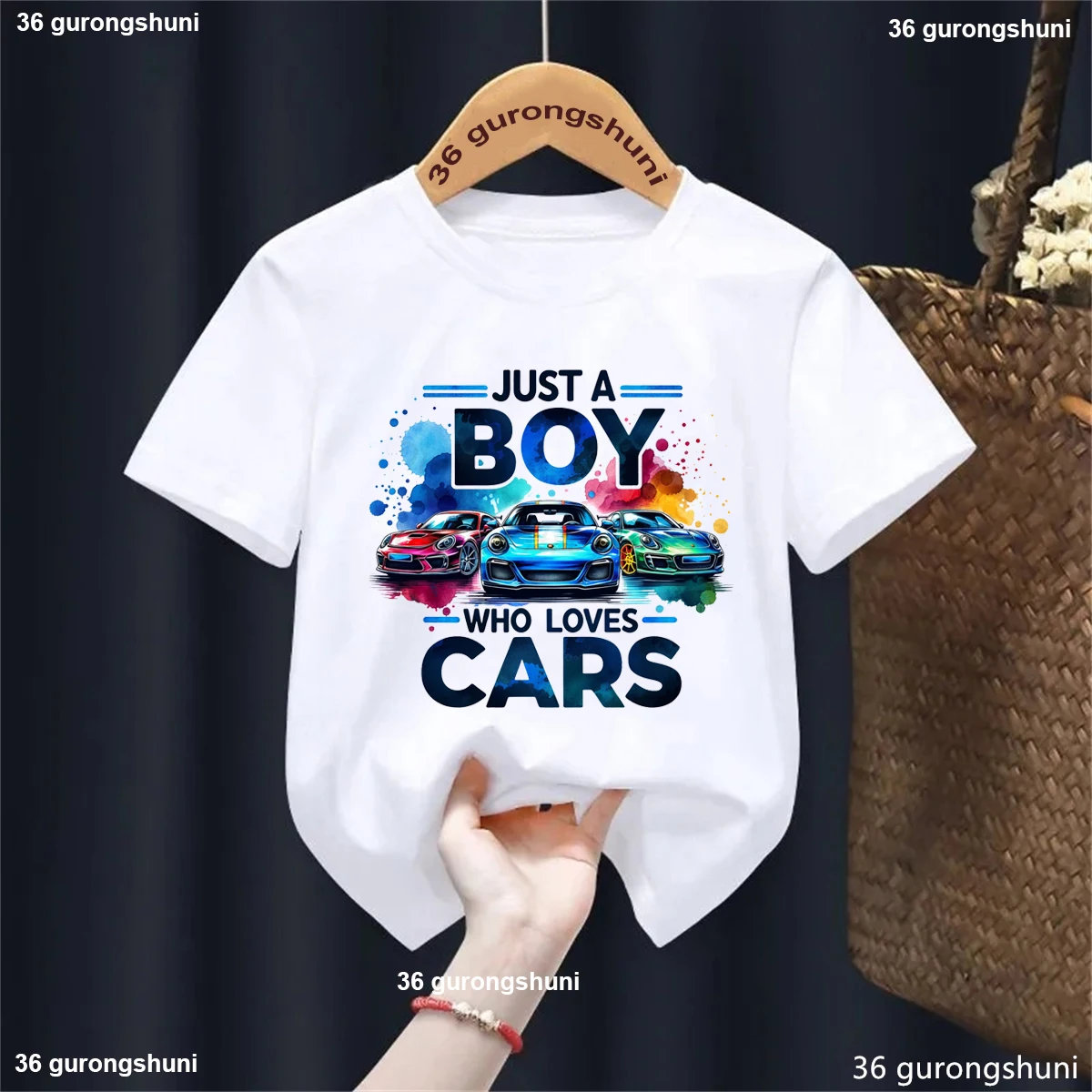 Camiseta infantil con estampado de coches para niño - imagen 5