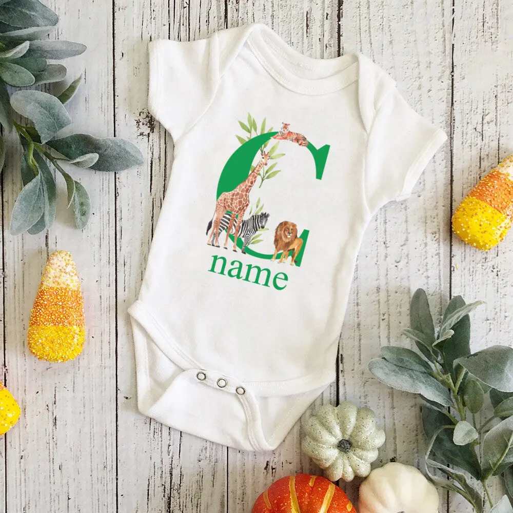 Pelele personalizado con nombre para bebé – Estampado safari - imagen 5