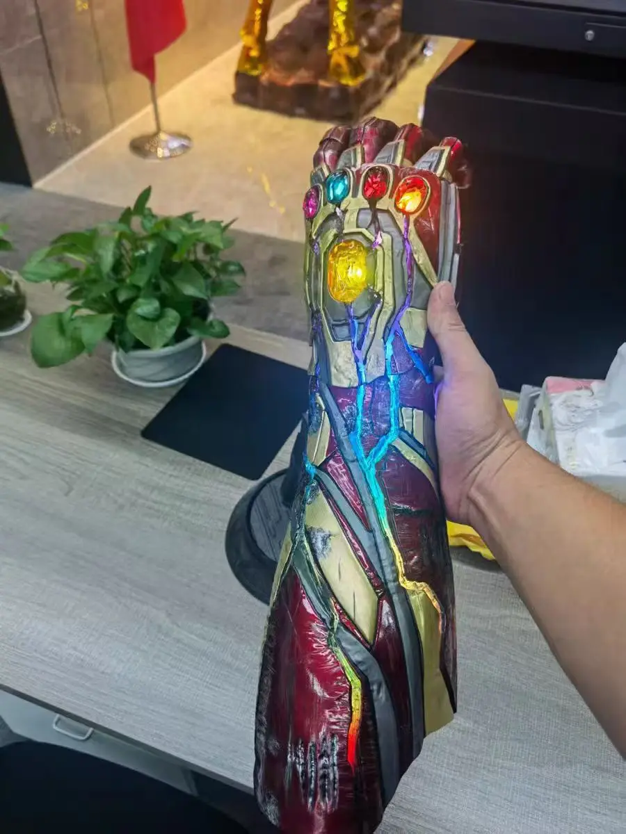 Detalle de acabado en resina iluminada