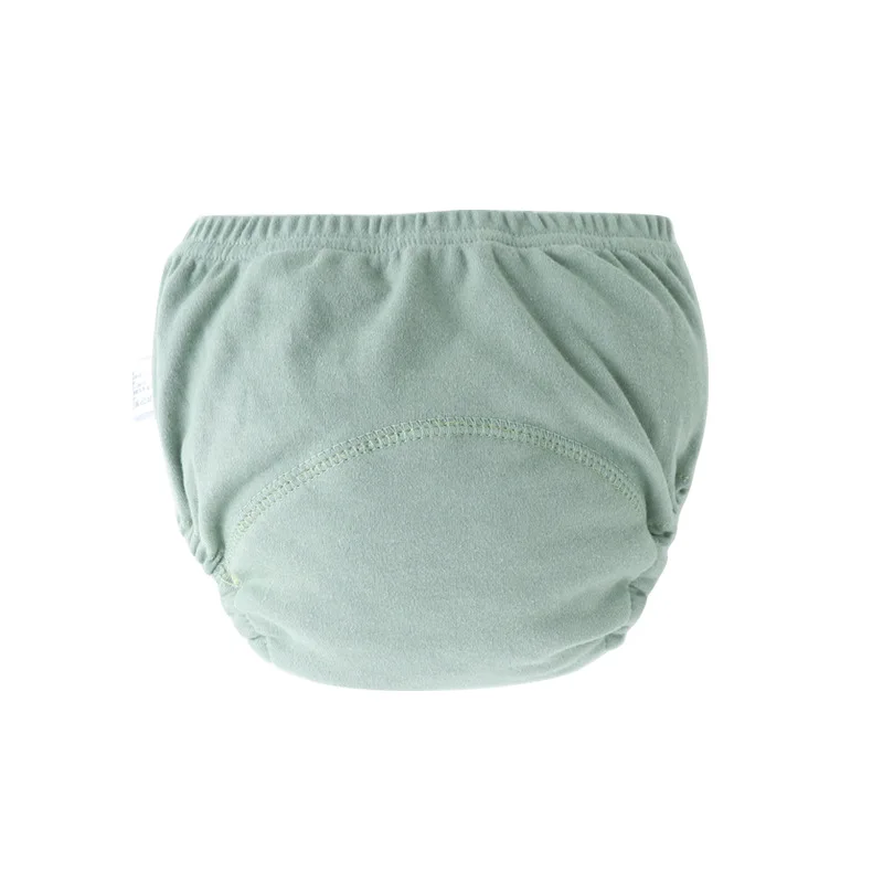 Pantalones cortos para niños pequeños durante el entrenamiento