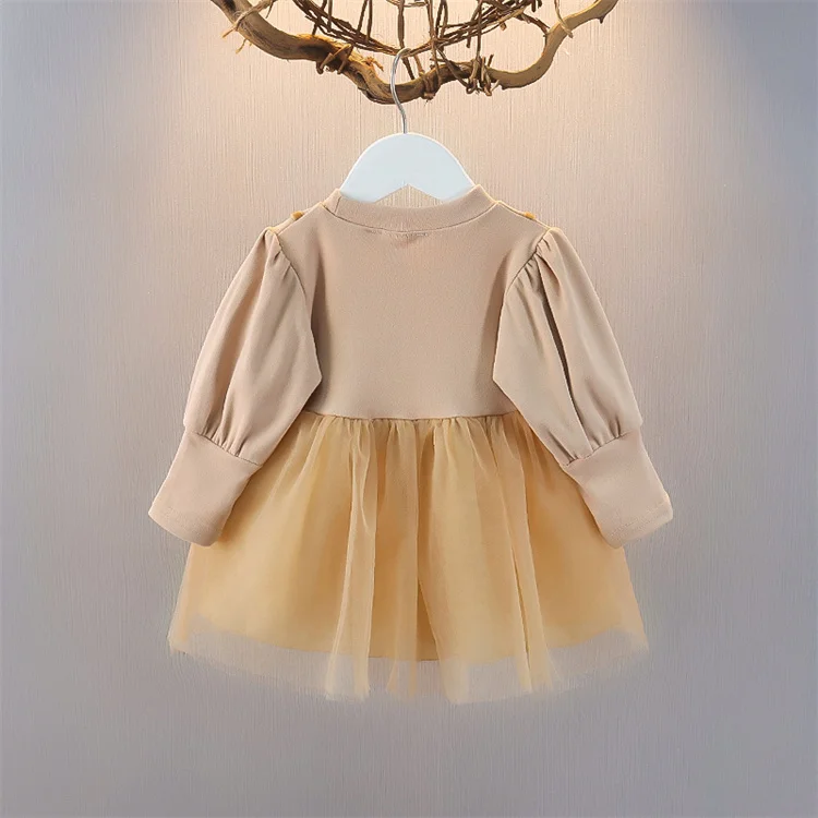 Vestido para bebé con gasa