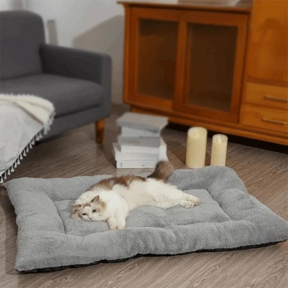 Cama cálida antideslizante de felpa suave para mascotas - imagen 2