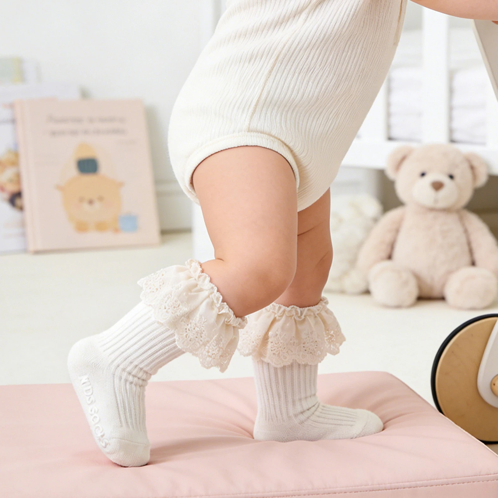 Calcetines altos antideslizantes con encaje y volantes princesa niña
