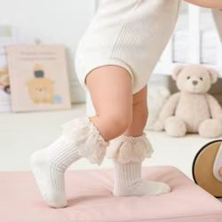 Calcetines altos antideslizantes con encaje y volantes princesa niña