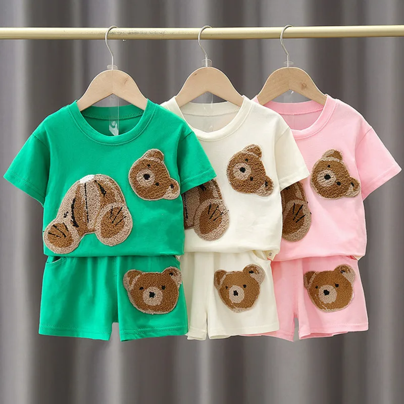 Conjunto de verano infantil con camiseta ilustrada y pants cortos - imagen 5
