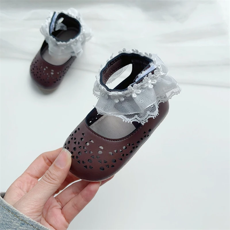 Zapatos antideslizantes para niñas con encaje de princesa