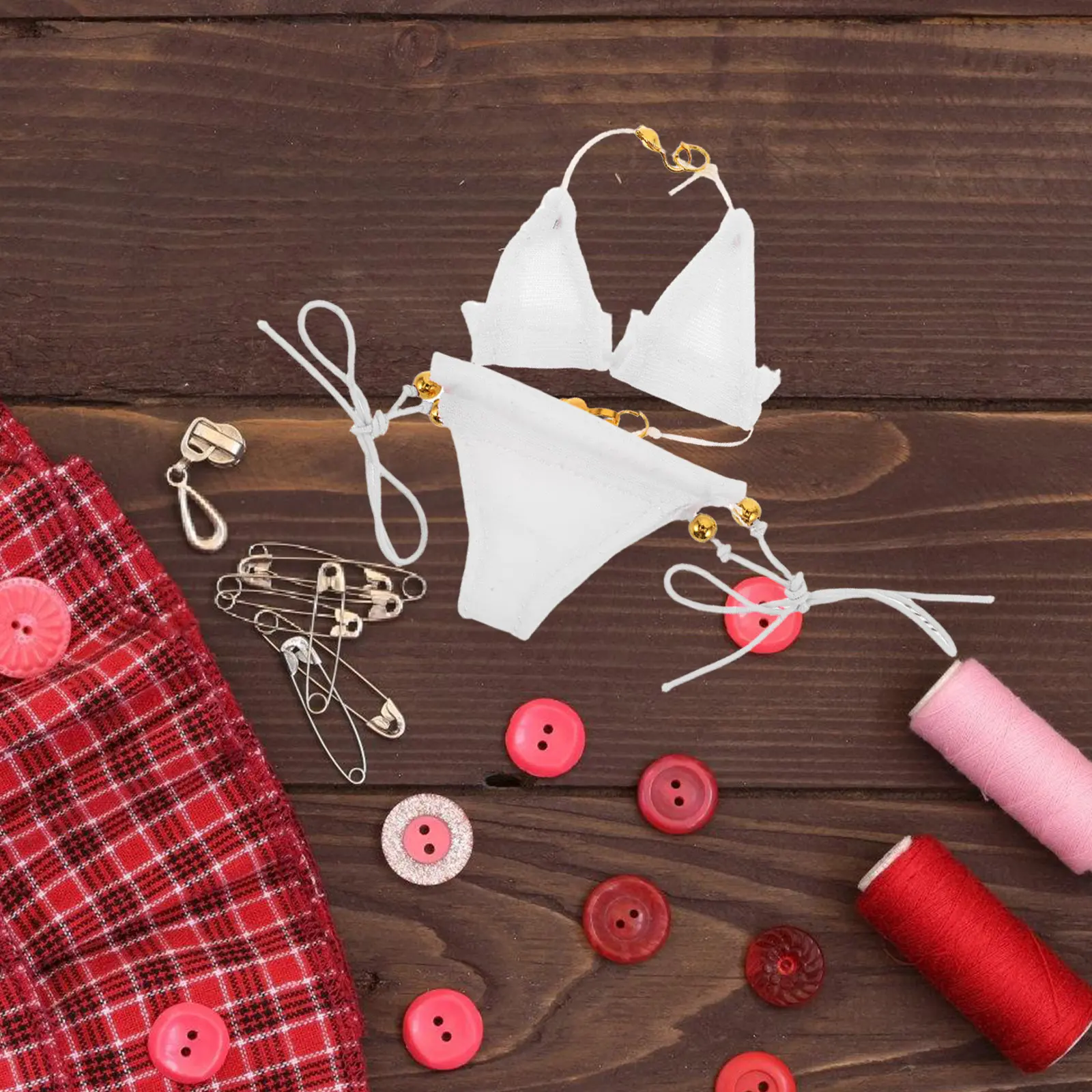 Conjunto de bikini y accesorio de ropa interior incluido
