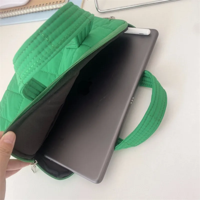 Bolsa protectora infantil a cuadros para portátil con asa suave - imagen 3