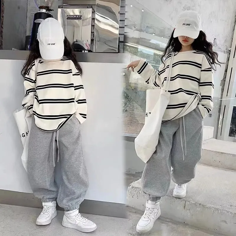 Conjunto de chándal rayado para niñas: top cuello redondo y pantalón