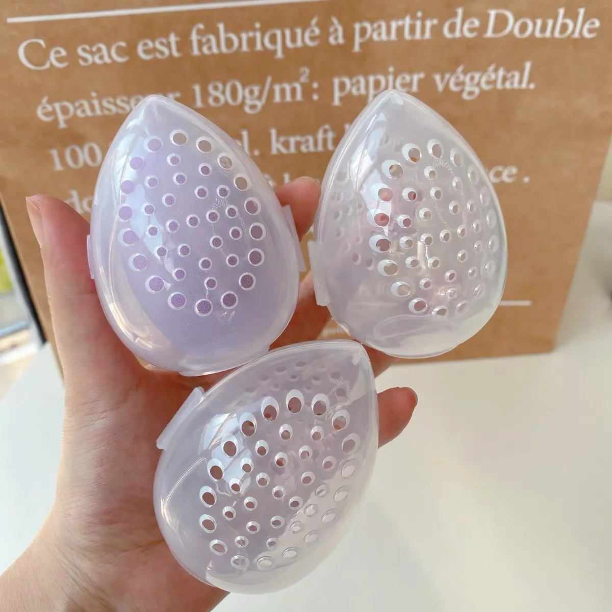 Soporte con forma de huevo para esponjas