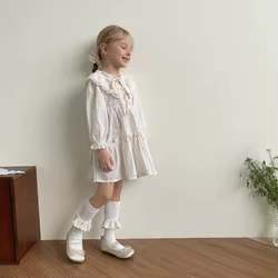 Calcetines altos de algodón para niña con encaje y bordado coreano