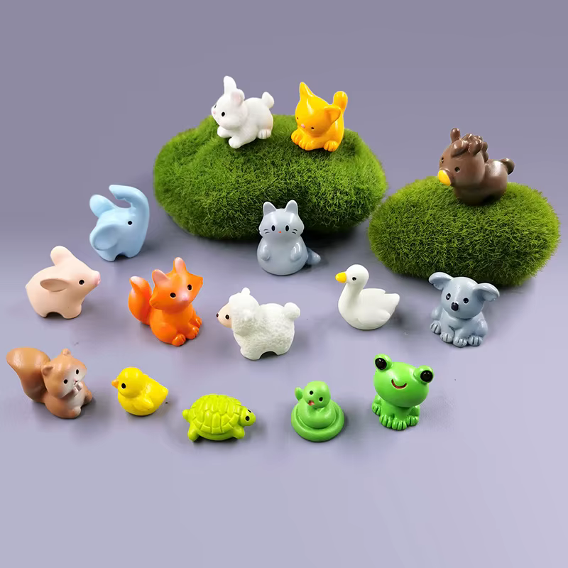 Variedad de miniaturas animales