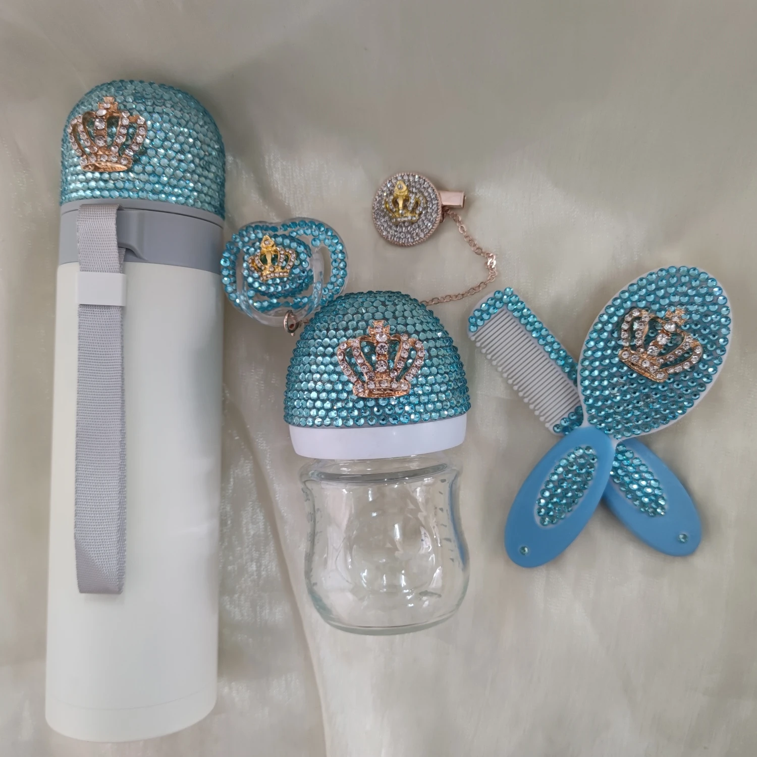 Accesorios incluidos y presentación en caja regalo