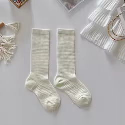 Calcetines escolares de malla beige transpirables con lazo para niños