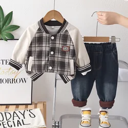 Conjunto bebé primavera-otoño con chaqueta de cuadros y pantalón