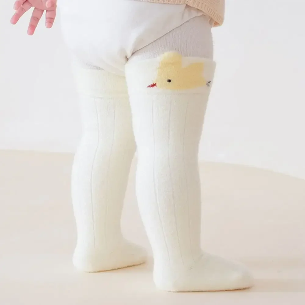 Calcetines altos gruesos de invierno para bebé – suaves y elásticos - imagen 4