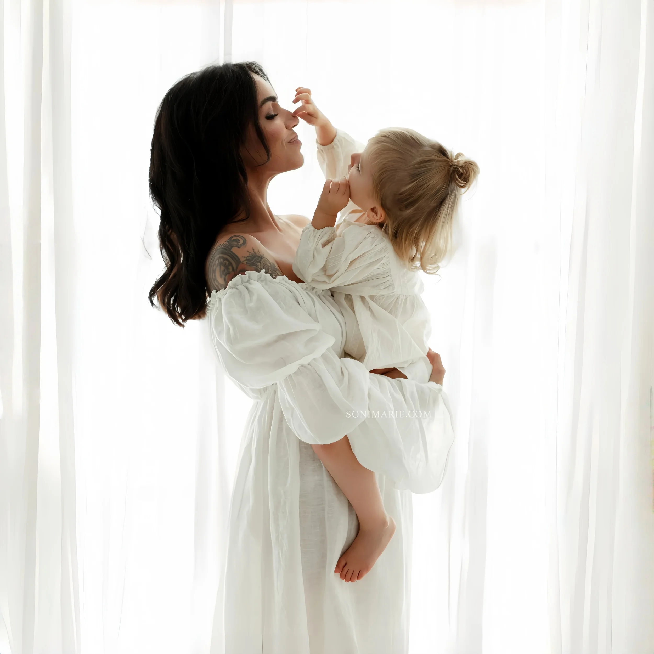 Vestido de maternidad de algodón blanco para sesión de fotos - imagen 3