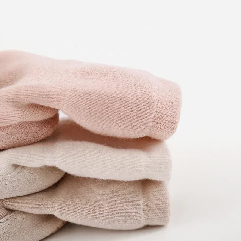 Zapatitos de calcetín antideslizantes para bebé niña - imagen 4